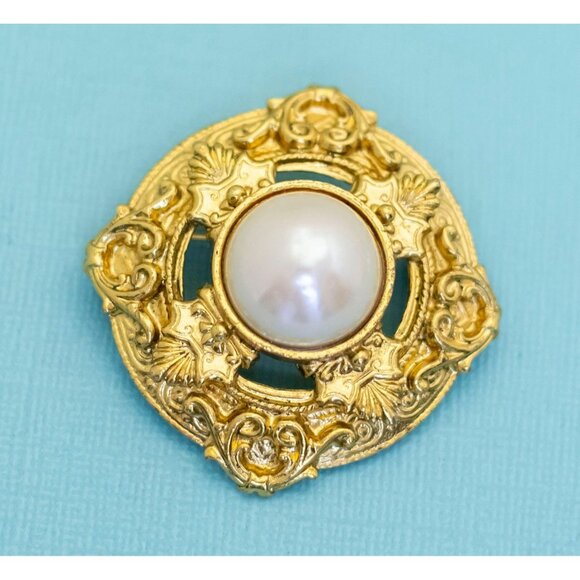 Vintage Gold Tone Abstract Circle Faux Pearl Brooch - E36 - Picture 1 of 2